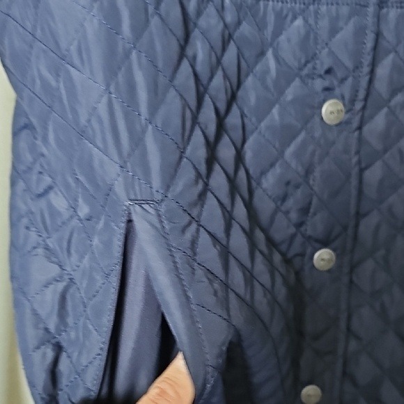 RVCA Casual Neutral Blue and Gray Quilted Jacket with Hood - Picture 4 of 10